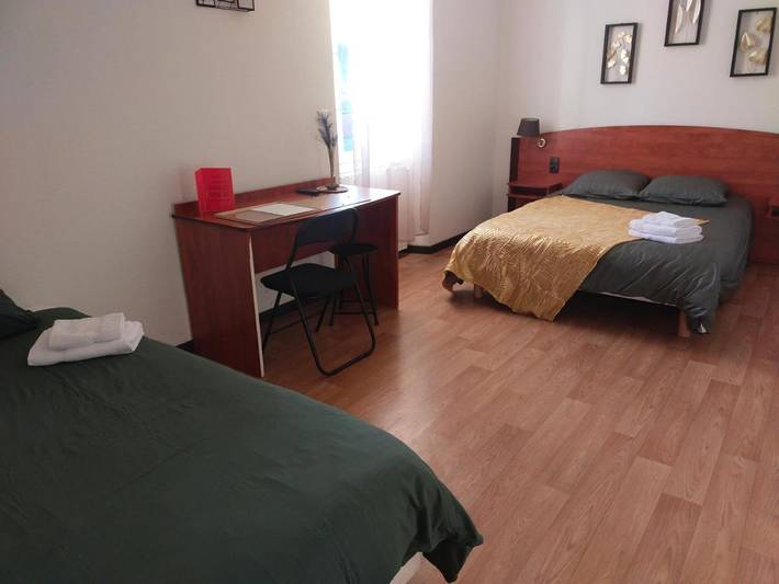 Hôtel pour 5 personnes, avec jardin et piscine, animaux acceptés à Laroque-d'Olmes - 4