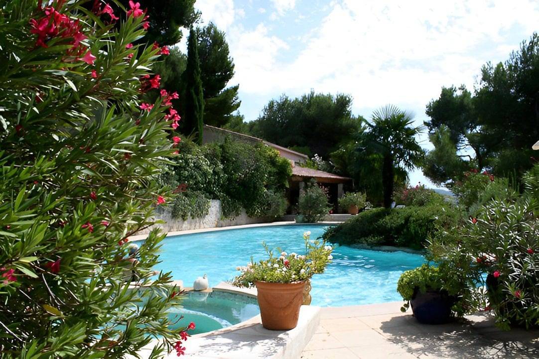 Les Roches Rouges - Chambre C in Ventabren, Région d'Aix-en-Provence