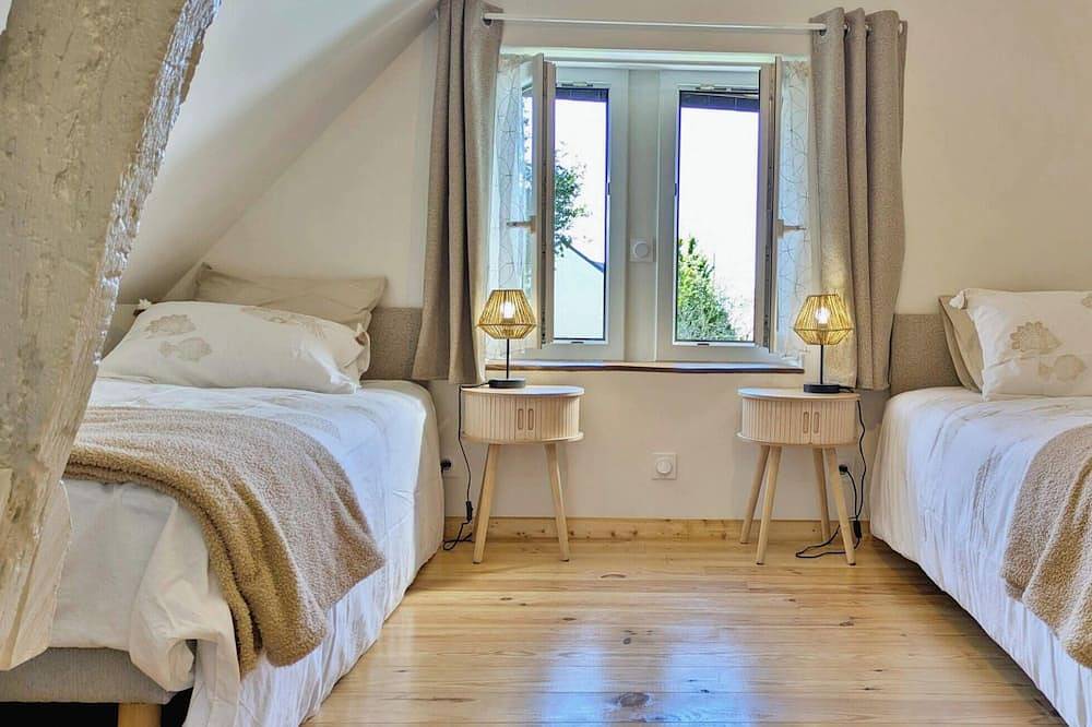 Gîte avec piscine privée - 6 pers. in Bouchamps-lès-Craon, Mayenne