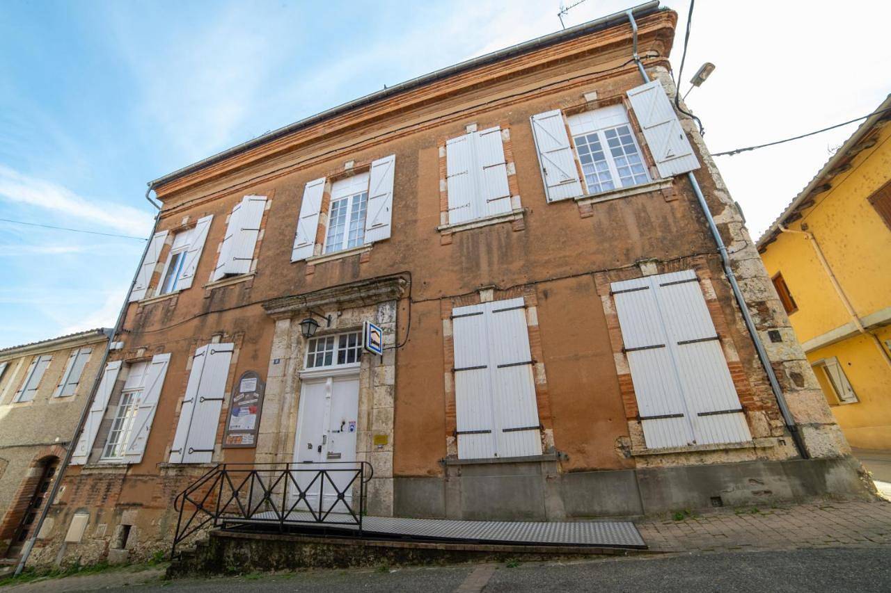 Double Room with Private Bathroom in Gimont, Gers