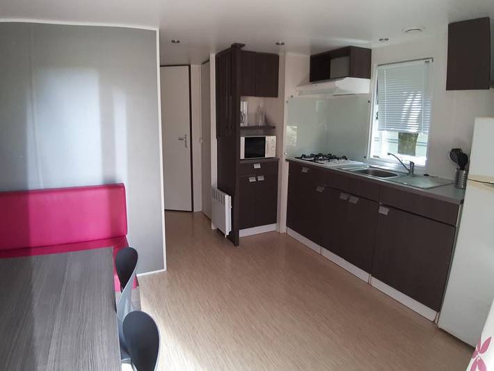 Camping Le Rural - Mobilheim 4 personen - Komfort - 2 Schlafzimmer + Terrasse + großer Kühlschrank mit Gefrierfach - Klimaanlage und Tv inbegriffen in Tibiran-Jaunac, Hautes-Pyrénées