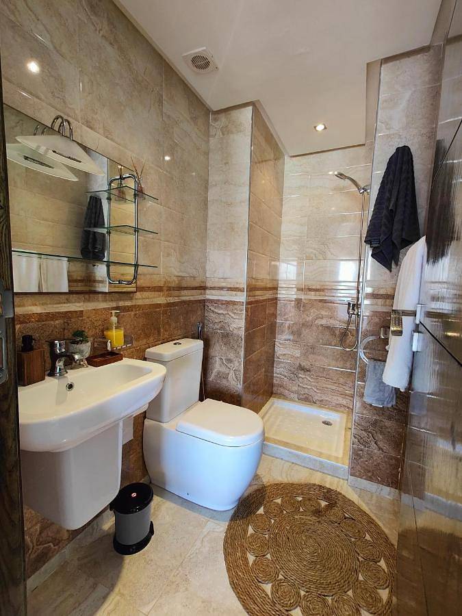 Gîte pour 6 personnes, avec balcon ainsi que vue et piscine dans Madagh - 2