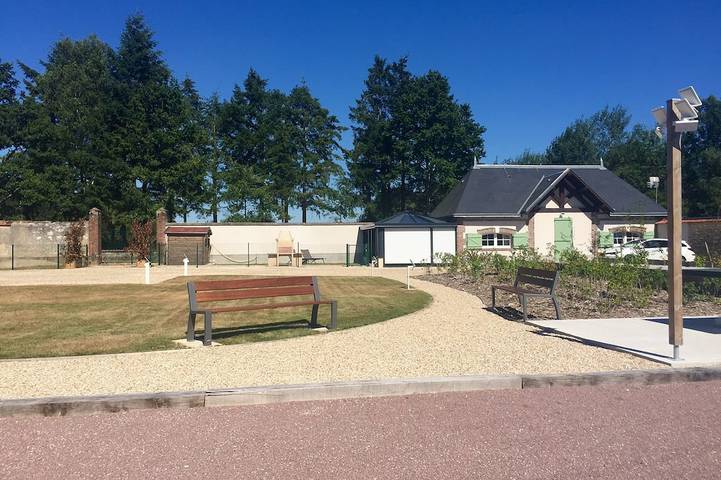 Charmant pavillon en Sologne dans un cadre forestier et reposant  \"Potager 2\" in Vouzeron, Région de Vierzon