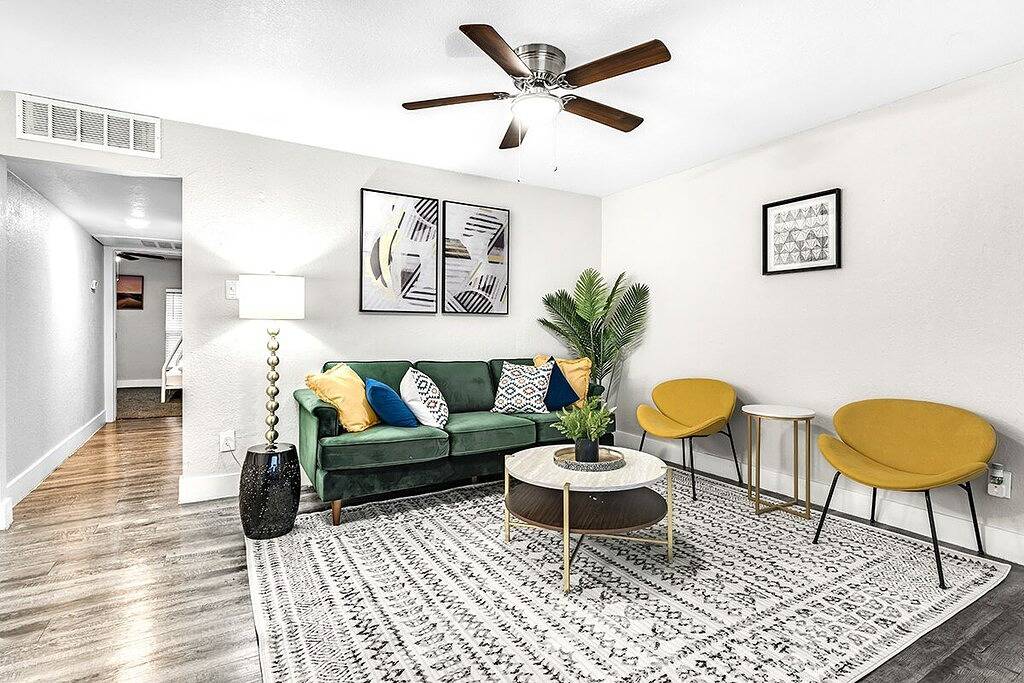 Ganze Wohnung, Best Location Downtown | Mins from At&T, Ranger Stadium & Six Flags in Arlington, Tarrant County