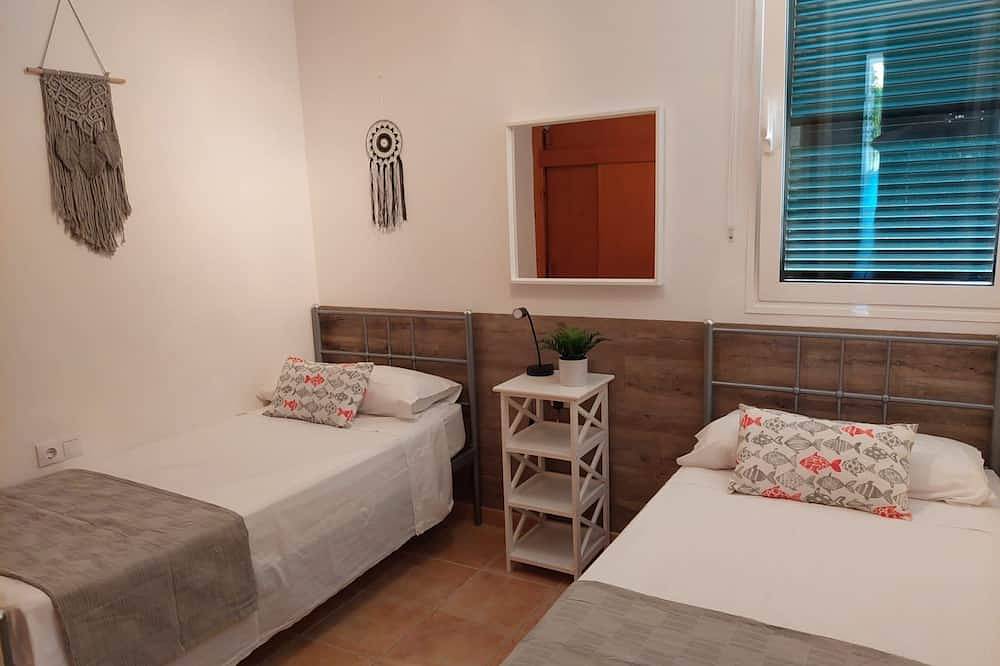 Entire apartment, 3 Bed Ground Floor Apartment - Sole use of Private Pool & Garden - Cala Galdana in Cala Galdana, Ferreries