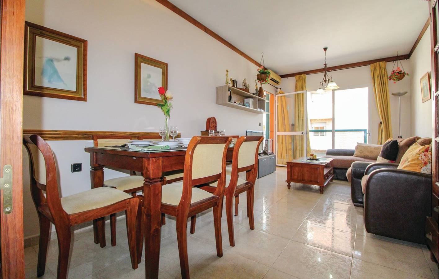 Entire holiday apartment, Beachside Retreat: 120m² with AC, Pool & Terrace in Nerja Centre, Nerja