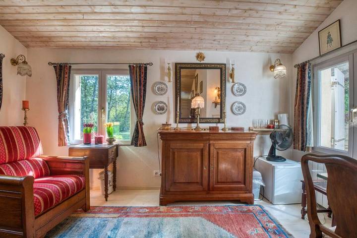 Chambre d’hôte pour 5 personnes, avec jardin et terrasse à Lacropte - 2