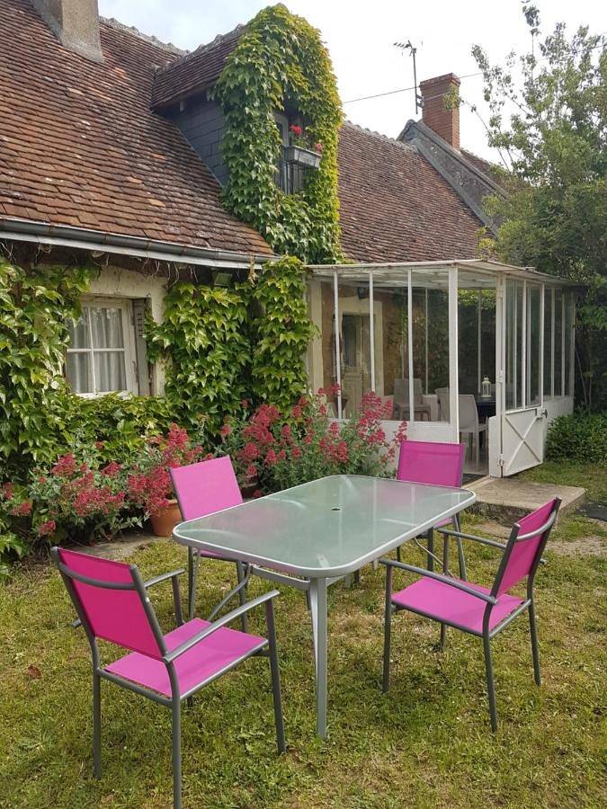 Location de vacances pour 4 personnes, avec Terrasse ainsi que Jardin et Vue à Choussy