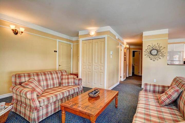 Gîte pour 7 personnes, avec terrasse dans Saint Donat De Montcalm