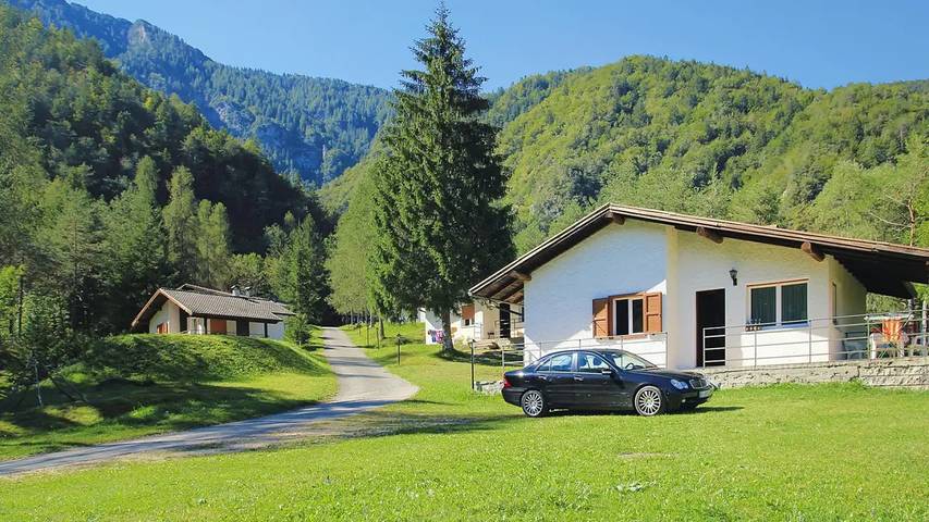 Bungalow per 6 persone, con piscina e terrazza in Trentino-Alto Adige