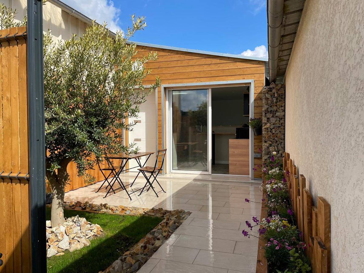 Superior Double or Twin Room with Terrace in Courcelles-sur-Seine, Région de Les Andelys