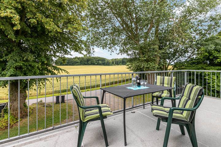 Ferienwohnung für 5 Personen, mit Balkon in Husby
