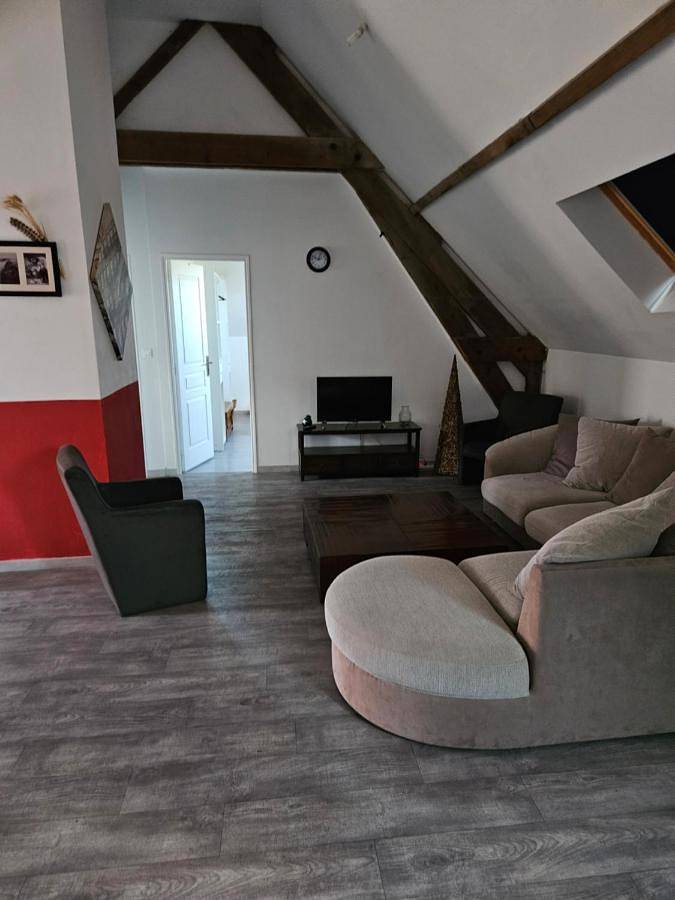 Gîte pour 7 personnes, avec terrasse ainsi que vue et jardin, animaux acceptés à Fromelles - 4