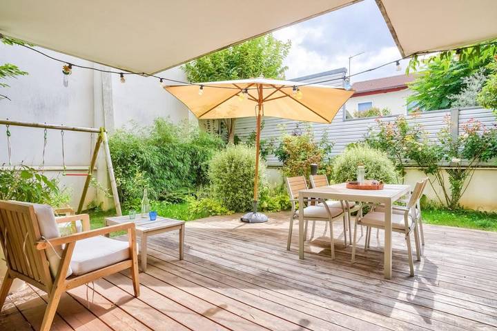 Location de vacances pour 6 personnes, avec Terrasse et Jardin à La Garenne-Colombes