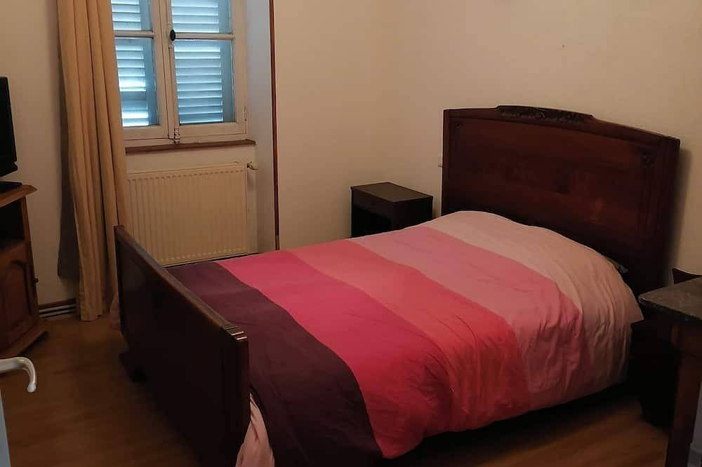Apartamento entero, Large, simple and practical mountain apartment  in Morez, Parc naturel régional du Haut-Jura