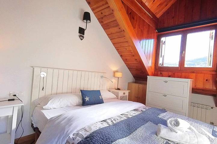 Ganze Wohnung, Latitude 42 - tucasaenlospirineos in Escarrilla, Sallent de Gállego