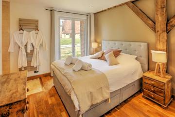 Gîte pour 5 personnes, avec terrasse ainsi que jacuzzi et jardin dans Yonne