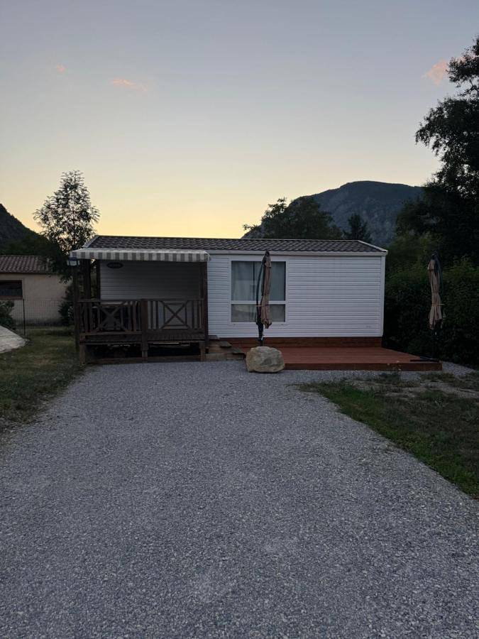 Two-Bedroom House in Rochebrune, Région de Gap