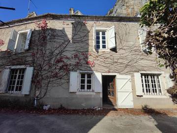 Gîte pour 10 personnes, animaux acceptés à Cabrerets
