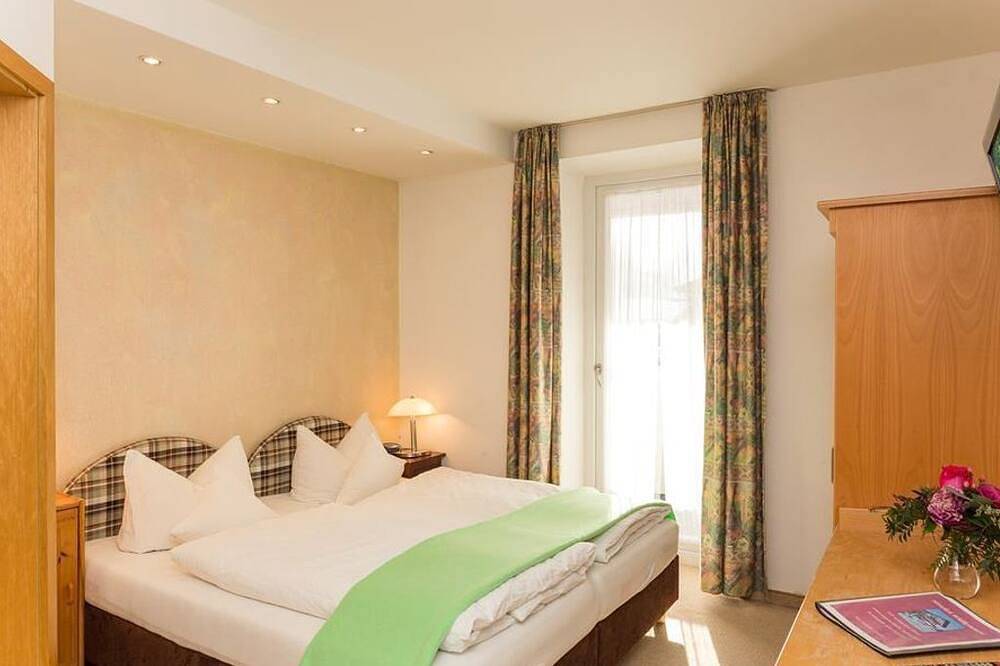 Double room (No. 3) - Gästehaus Stadler in Oberammergau, Bavarian Alps