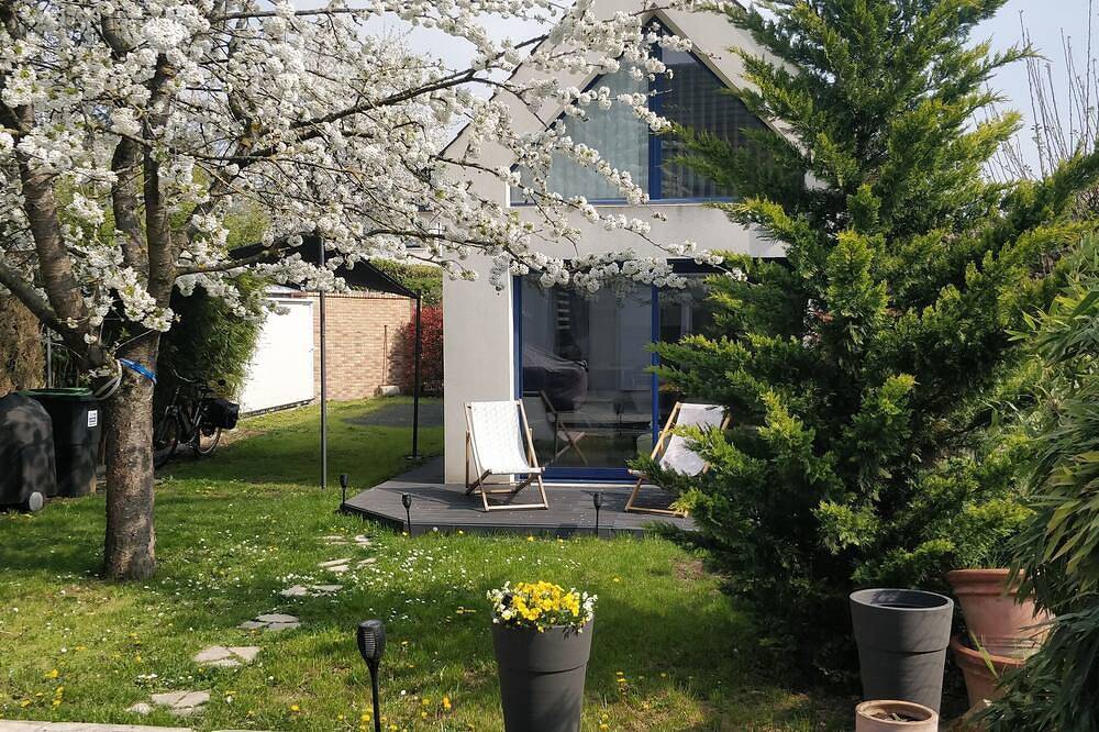 Petite Maison Indépendante au Calme, Proche de Paris, Parking, Jardin in Cormeilles-en-Parisis, Val-d'Oise