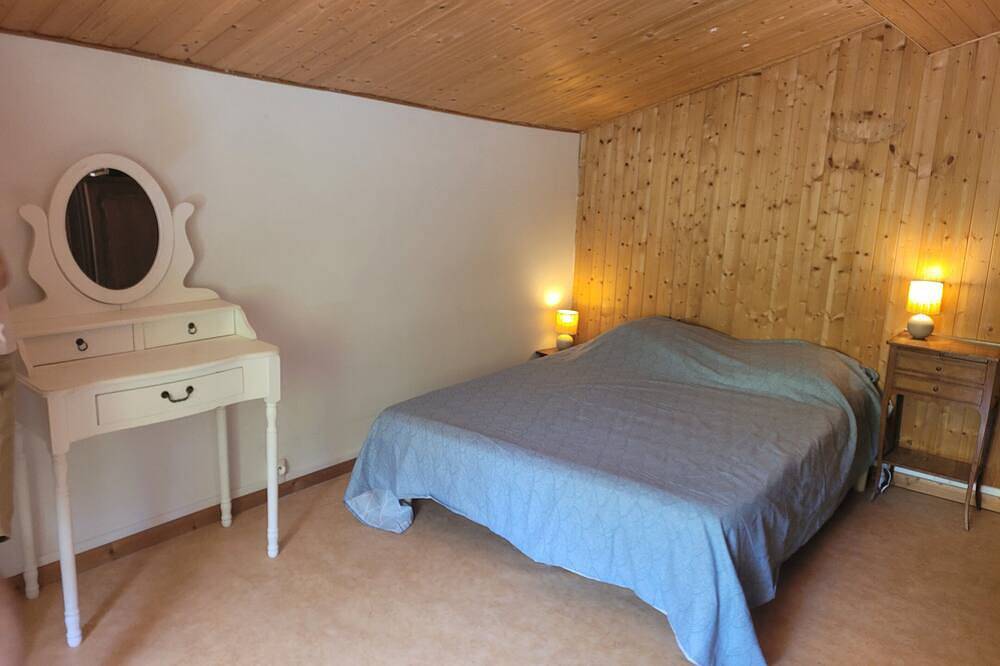 Maison de vacances « Gîte De La Source » avec terrasse et jardin privatifs in Doizieux, Parc Naturel Régional du Pilat