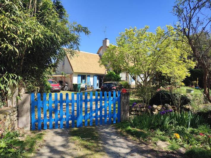 Gîte pour 3 personnes, avec jardin ainsi que terrasse et jacuzzi à Saint-Lyphard