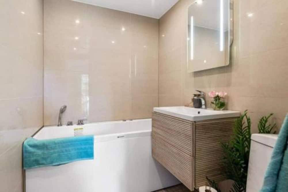 En Mysig Villa med Bastu och en Stor Inhägnad Trädgård in Hallstavik, Stockholm und Umgebung