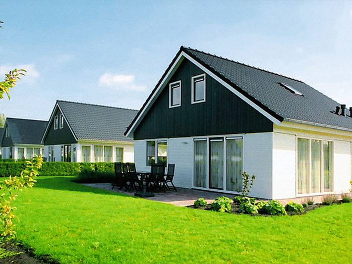 Ferienhaus für 6 Personen, mit Terrasse und Garten sowie Pool