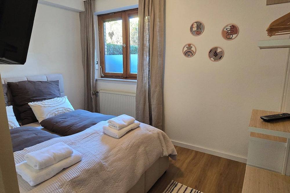 Ganze Wohnung, Gemütliche Ferienwohnung mit kleinem Garten in Nettersheim, Naturpark Hohes Venn-Eifel