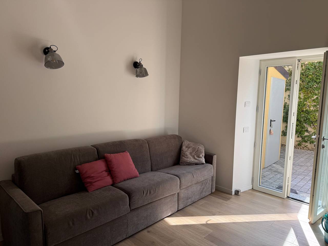 Casa Vacanze Regina con Giardino Privato vicino al Centro Storico di Lecco in Lecco, Prealpi Bergamasche Occidentali