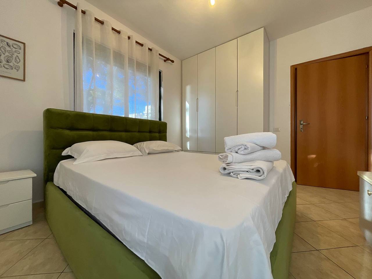 Apartamento entero, Apartamento exclusivo de 2 dormitorios con vistas al mar en Kavajë, Albania in Albania