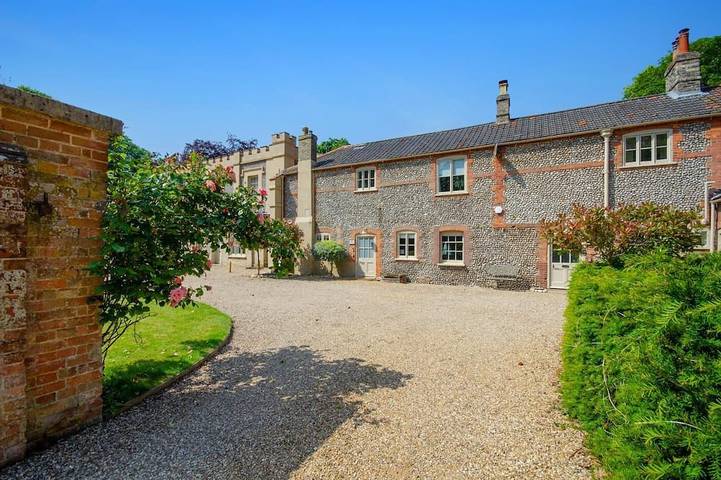 Cottage for 6 people in Holt