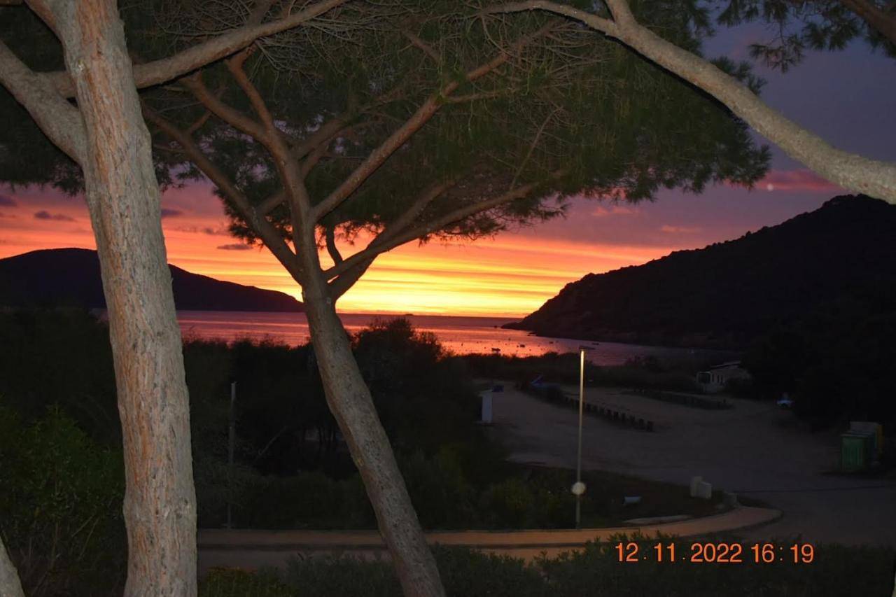 Maison de plage pour 10 personnes de 4 chambres front de mer Corse-du-Sud in Appietto, Golfe de Sagone