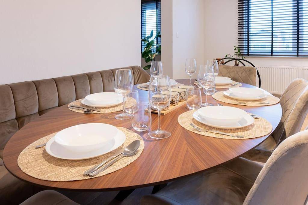 Appartement entier, Stijlvol appartement met jacuzzi & sauna in Herck-la-Ville, Région de Hasselt