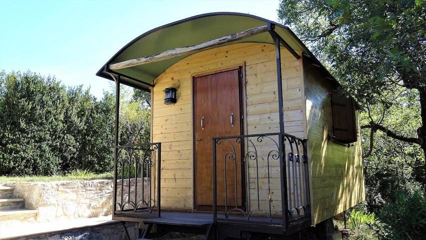 Location de vacances pour 9 personnes, avec jardin ainsi que vue et piscine, animaux acceptés à Saint-Auban-sur-l'Ouvèze - 3