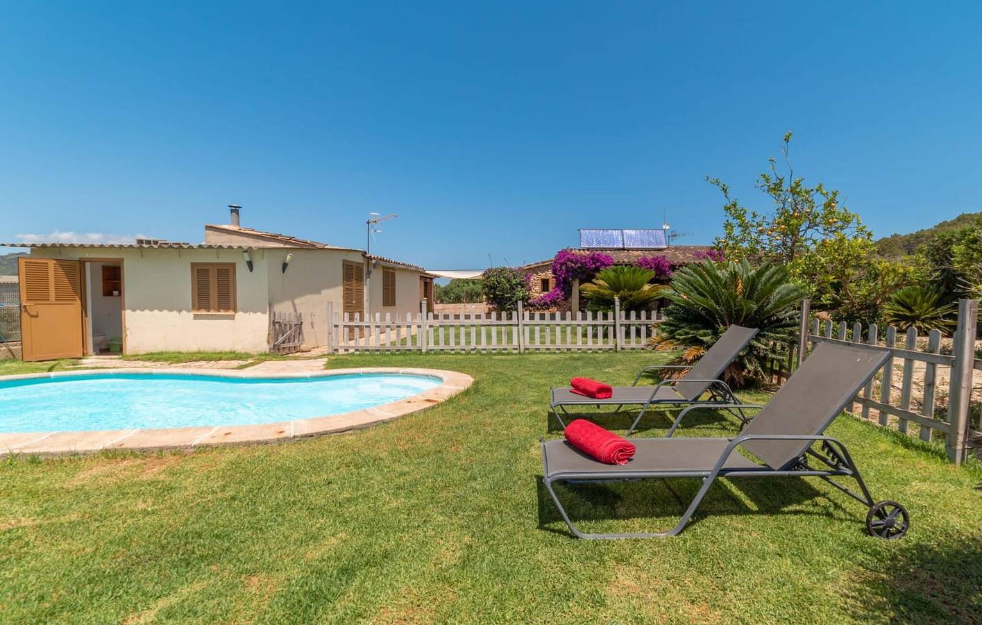 Palm Oasis Retreat: Pool, WiFi, Kitchen, Close to Beach & Town in Son Servera, East Majorca