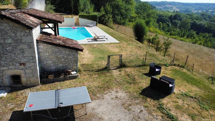 Location de vacances pour 7 personnes, avec jardin ainsi que piscine et vue, animaux acceptés à Pujols - 3