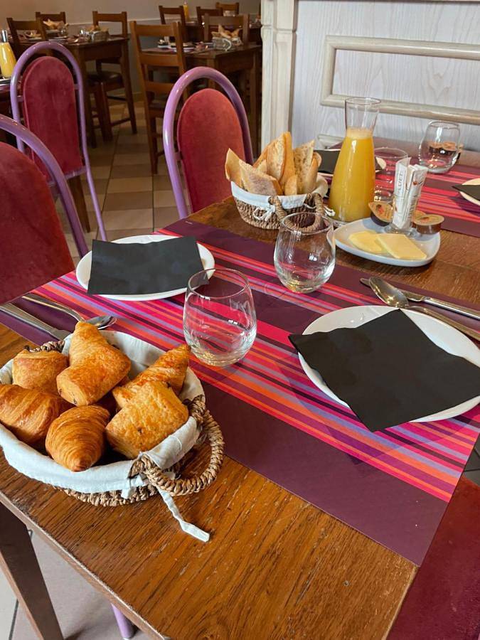 Hôtel pour 2 personnes, avec terrasse, animaux acceptés à Treffort-Cuisiat - 3