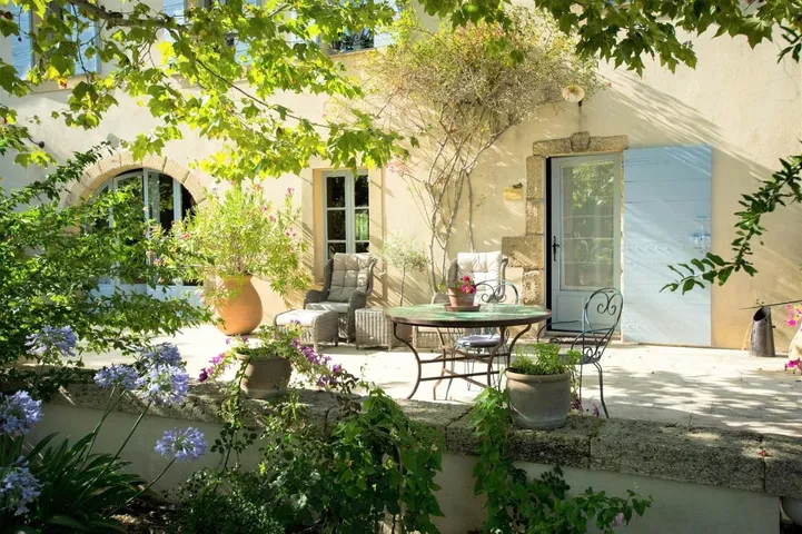 Alojamiento y desayuno para 2 personas, con jardín además de vistas y piscina - 1
