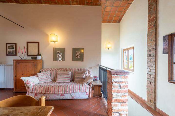 Villa 'Il Fienile Il Sole Verde' con piscina condivisa e Wi-Fi in Bucine (Gemeinde), Chianti