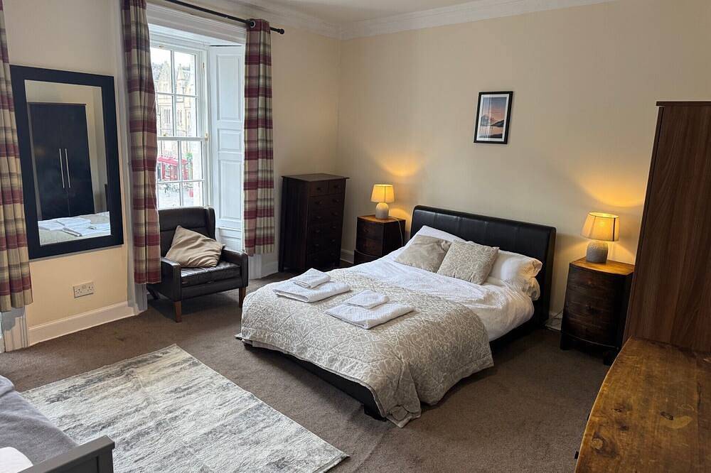 Ganze Wohnung, Wunderschön renovierte 2-Zimmer-Wohnung im 1. Stock im Herzen der Altstadt von Edinburgh in Edinburgh, Edinburgh und Lothian