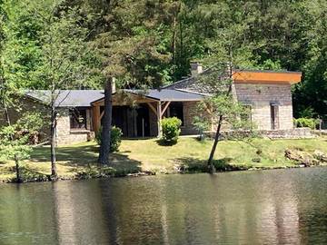 Gîte pour 6 personnes, avec jardin et terrasse, animaux acceptés à Dun-les-Places