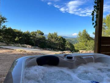 Hôtel pour 2 personnes, avec vue et jardin à Plan-d'Aups-Sainte-Baume