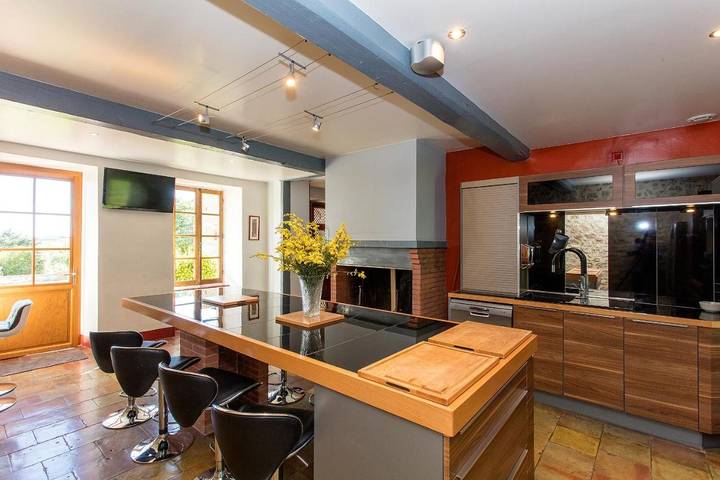 Location de vacances pour 10 personnes, avec Terrasse et Jardin ainsi que Piscine et Vue à Montmaur - 4