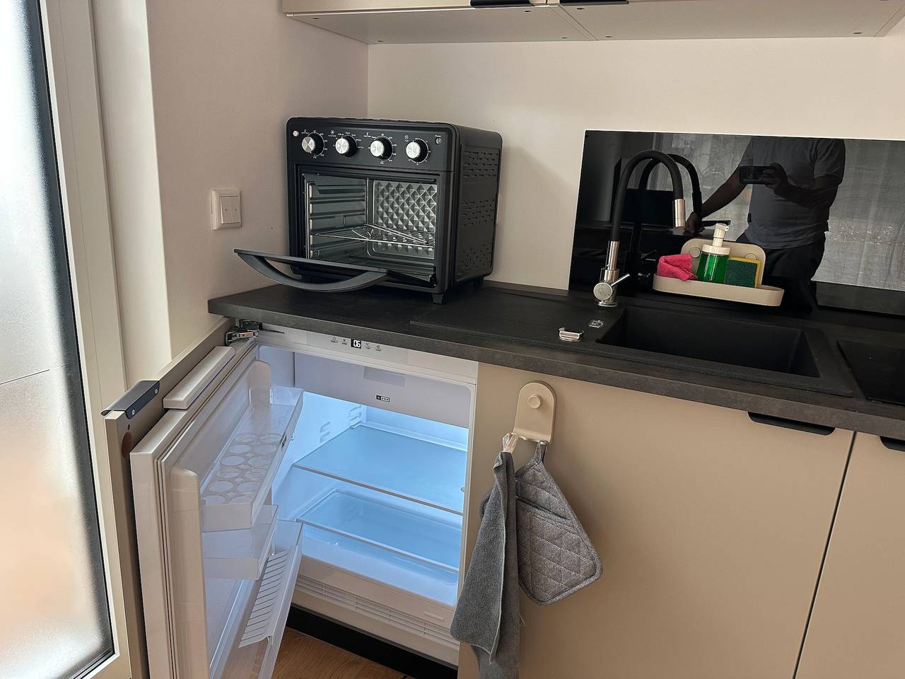 Entire apartment, Studio 'Ay Homes 01' with Wi-Fi in Augsburg, Bavarian Swabia