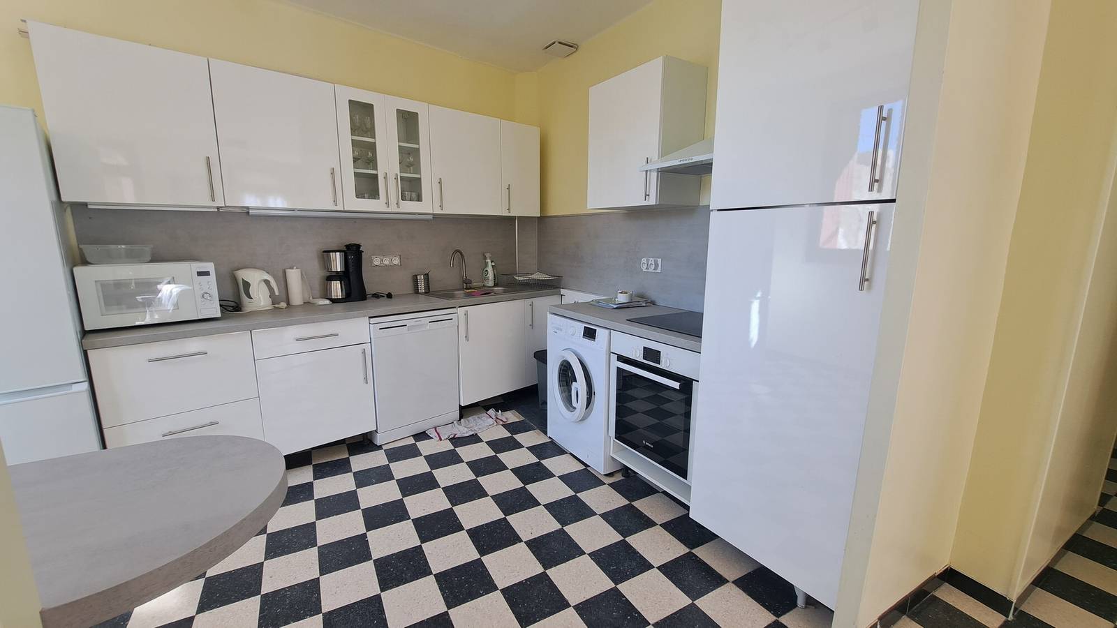 Apartamento entero, Apartamento 'Estapa' con terraza privada, balcón y aire acondicionado in Cessenon-sur-Orb, Costa mediterránea (Francia)