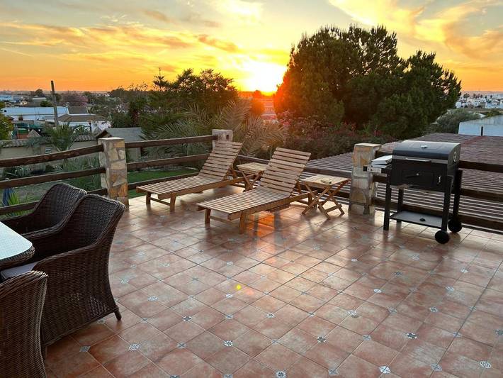 Casa rural para 9 personas, con Balcón y Terraza además de Jacuzzi y Jardín en Dos Hermanas - 2