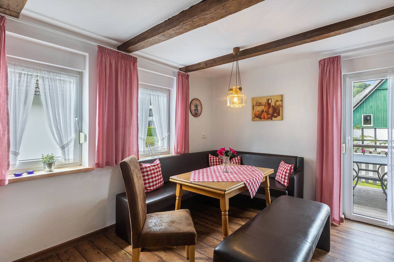 Ganze Wohnung, Ferienwohnung Romantik mit Balkon und wunderschönen Ausblick in die Landschaft in Lennestadt, Sauerland
