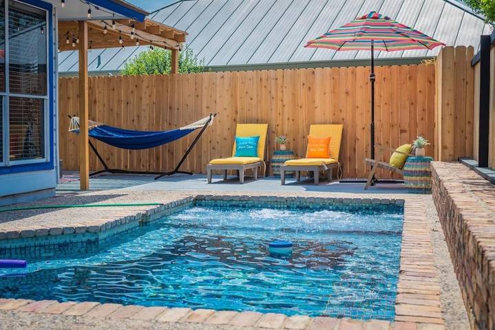 Casa de vacaciones para 13 personas, con jardín además de piscina y vistas, Se admiten mascotas - 1